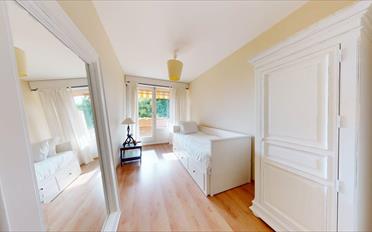 Furnished flat 6 rooms - image - 10