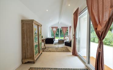 Furnished flat 4 rooms - image - 4