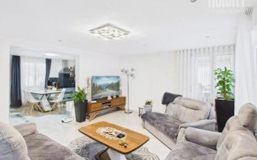Einfamilienhaus 7.5 Zimmer - image - 3