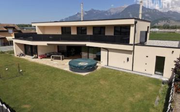 Villa 7.5 pièces - image - 1