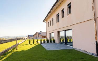 Doppeleinfamilienhaus 7.5 Zimmer - image - 1