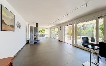 Terrace flat - image - 4