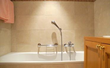 Apartment 4 rooms - image - 13