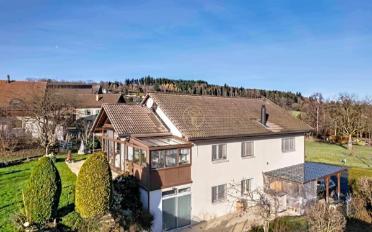 Einfamilienhaus 6.5 Zimmer - image - 1