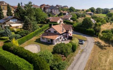 Einfamilienhaus 7.5 Zimmer - image - 1