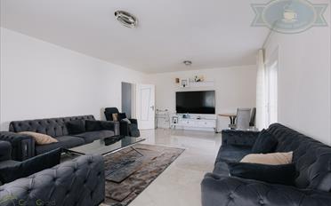 Mixed use property - image - 2