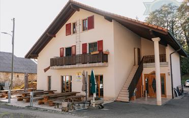 Mixed use property - image - 1