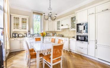 Single house 10 rooms - image - 8