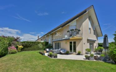 Villa - image - 1