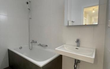 Apartment 4 rooms - image - 8