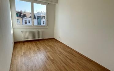 Apartment 4 rooms - image - 9