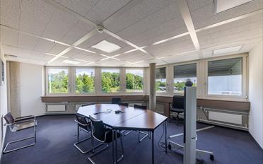 Office - image - 4