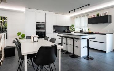 Apartment 6 rooms - image - 2