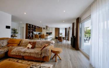Bifamiliar house - image - 4