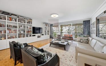 Apartment 8 rooms - image - 2
