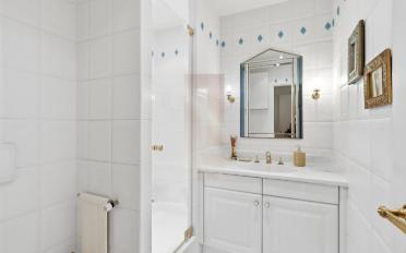 Apartment 8 rooms - image - 12