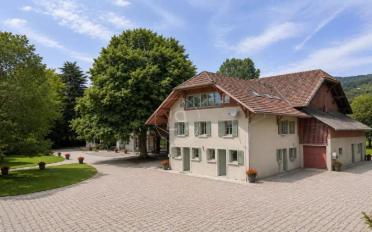 Single house 22 rooms - image - 1