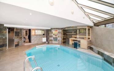 Villa 9.5 Zimmer - image - 12