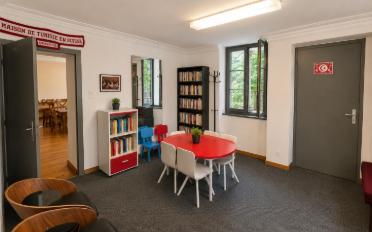 Bureau - image - 2