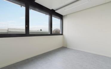 Office - image - 4