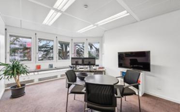 Office - image - 12