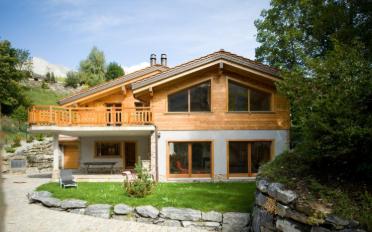 Chalet 7.5 pièces - image - 1
