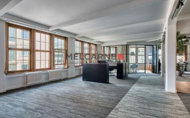 Bureau - image - 11