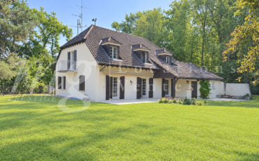 Maison 9 pièces - image - 1