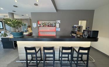 Hotel - image - 4