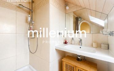 Furnished flat 6 rooms - image - 11