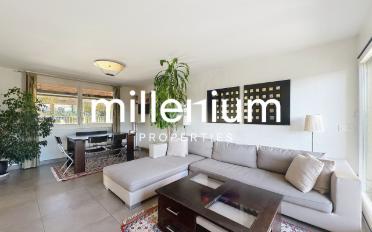 Furnished flat 6 rooms - image - 3