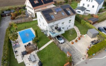 Villa 6.5 pièces - image - 1