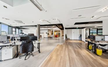 Commercial - image - 3