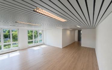 Office - image - 7