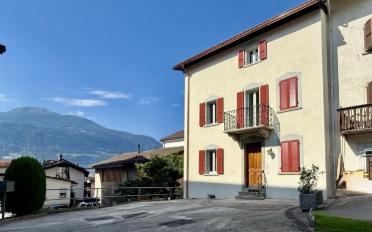 Residential building 7 rooms - image - 1