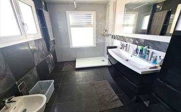 Villa 8.5 Zimmer - image - 11
