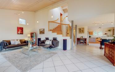 Einfamilienhaus 7.5 Zimmer - image - 1