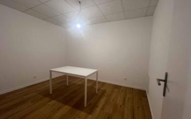 Office - image - 10