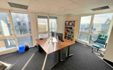 Bureau 7.5 pièces - image - 1