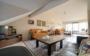 Attic flat 6.5 rooms - image - 4
