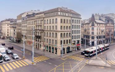 Office - image - 8