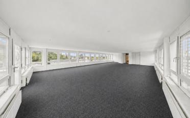Office - image - 4