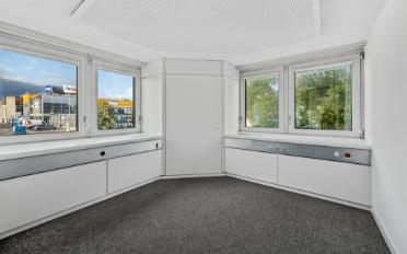 Office - image - 5