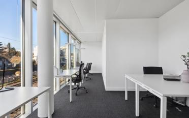 Office - image - 4