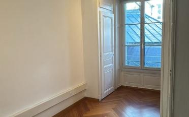 Office - image - 4