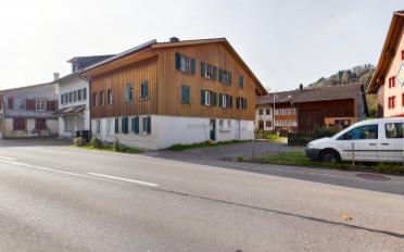 Immeuble résidentiel 13 pièces - image - 2