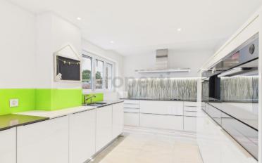 Maison 10.5 pièces - image - 4