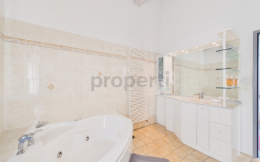 Einfamilienhaus 8.5 Zimmer - image - 10