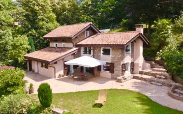 Einfamilienhaus 7.5 Zimmer - image - 1