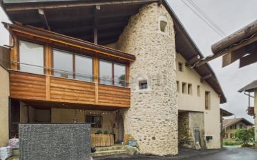 Residential building 8.5 rooms - image - 1